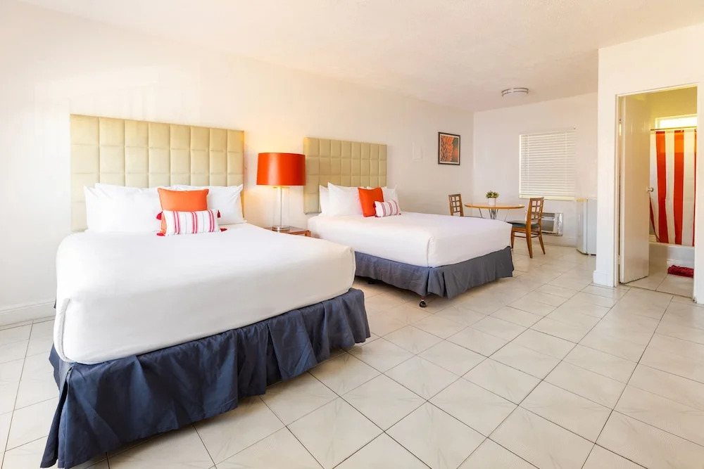 Seven Seas Hotel