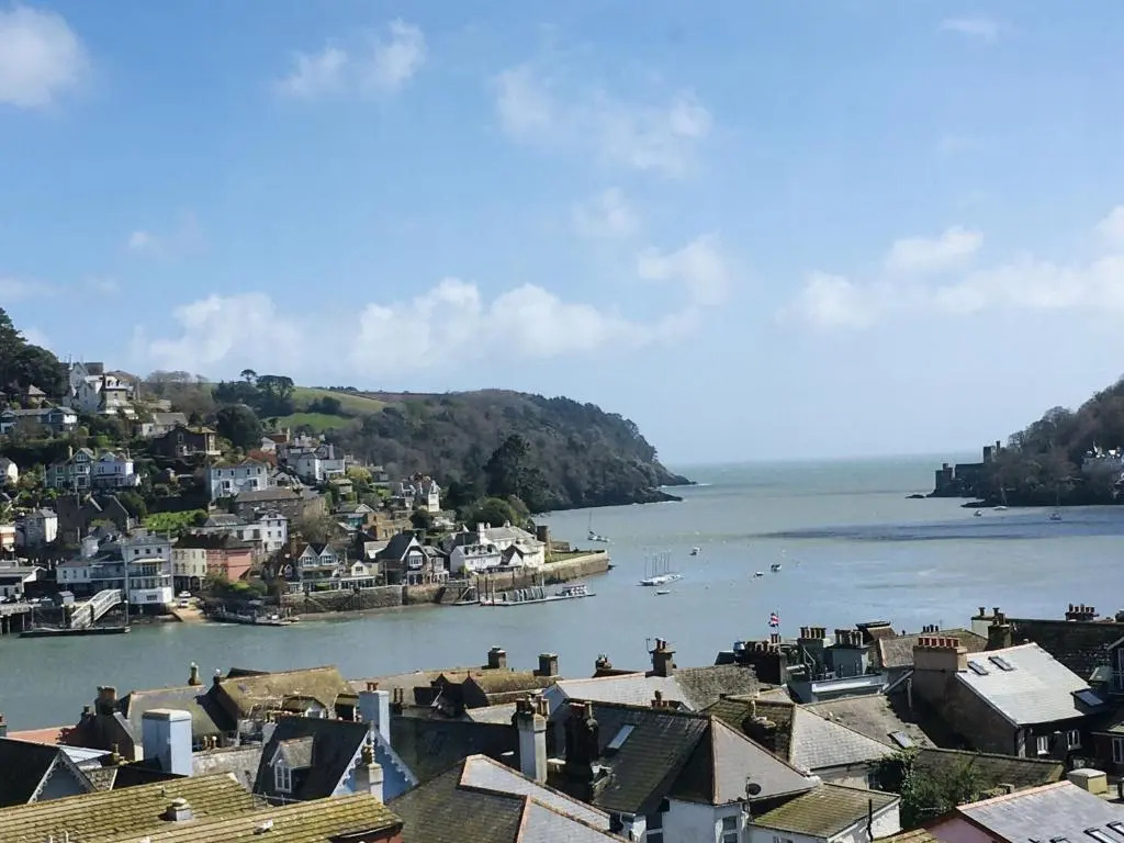 6 and 7 School Steps - Stunning views, private garden and parking