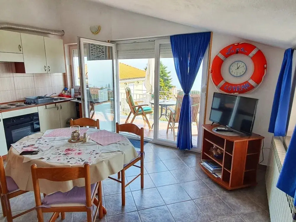 Sunny Lovran Apartment With Terrace and Sea View