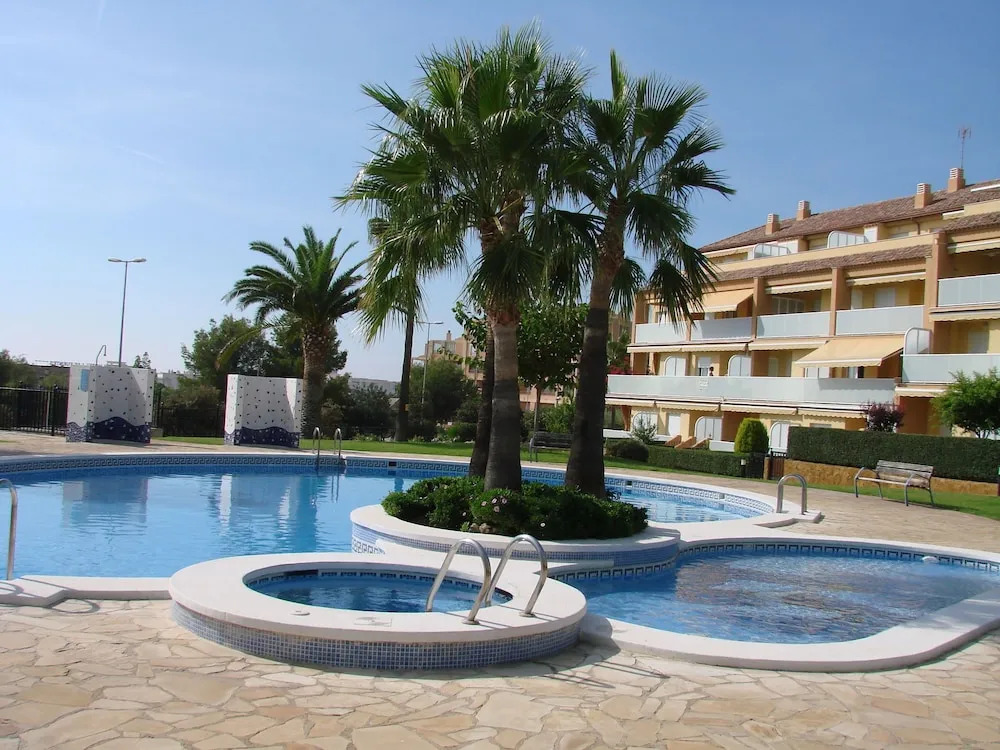 Comfortable Apartment With a Dishwasher, 100 m From the sea