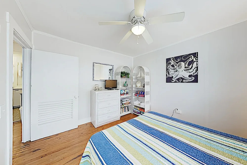 New Listing! Island Time , Steps To Beach 4 Bedroom Home
