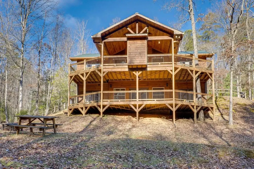 Gorgeous Murphy Cabin w/ Large Deck: 2 Mi to Dtwn!