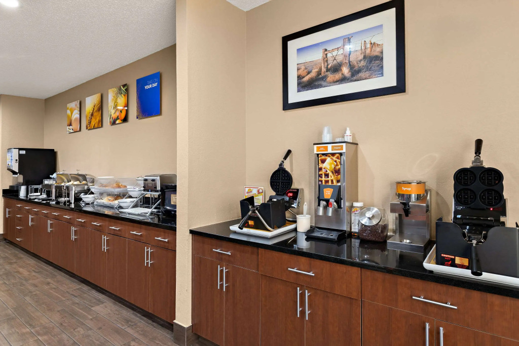Comfort Suites University