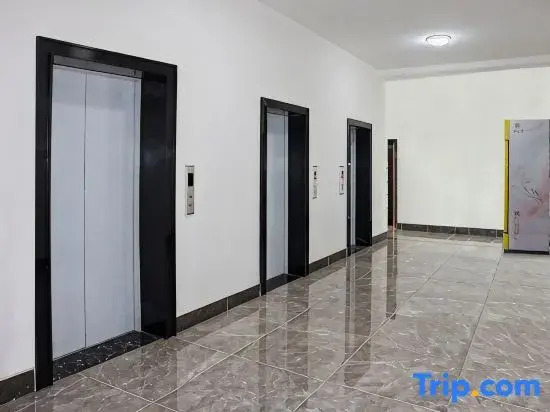 Kaishang LOFT · Duplex Audio-Visual Homestay (Yantai Zhifu Station)