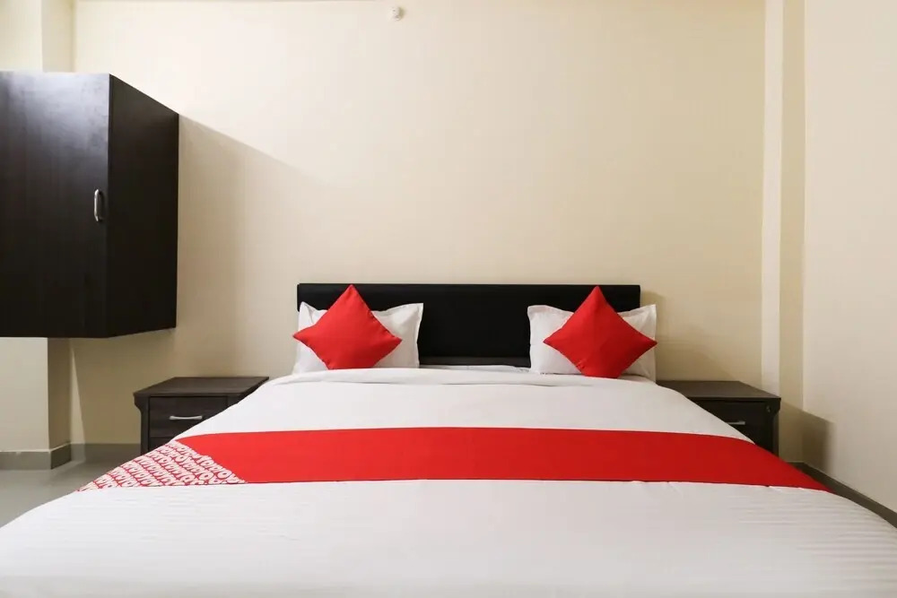 Imperial Stays By OYO Rooms