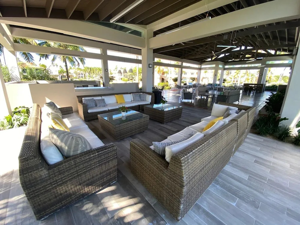 Giovanni Beachfront Community w Pools