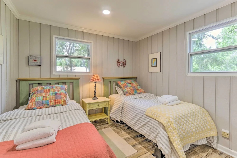 1 Mi to Old Town Bluffton: Home w/ Screened Porch