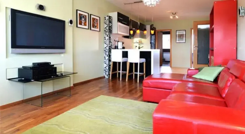 Apartment Abs