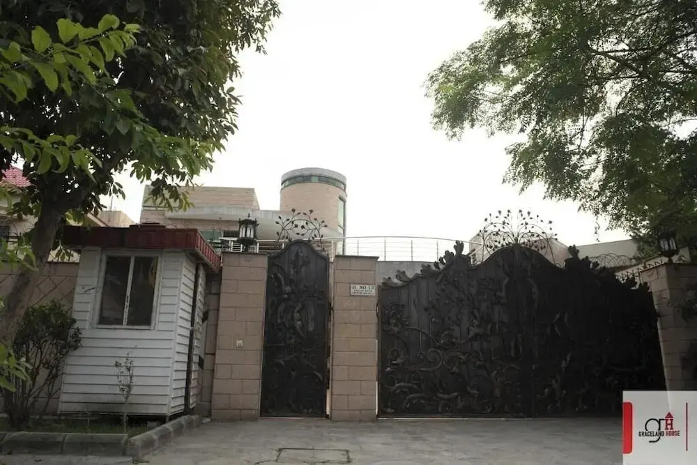 Graceland House