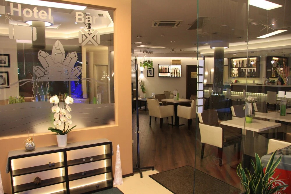 Kristály Hotel