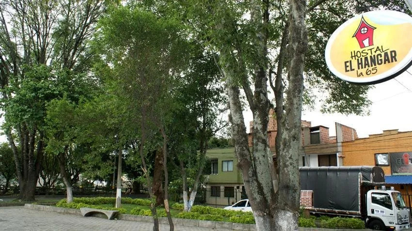 Hostal El Hangar 65