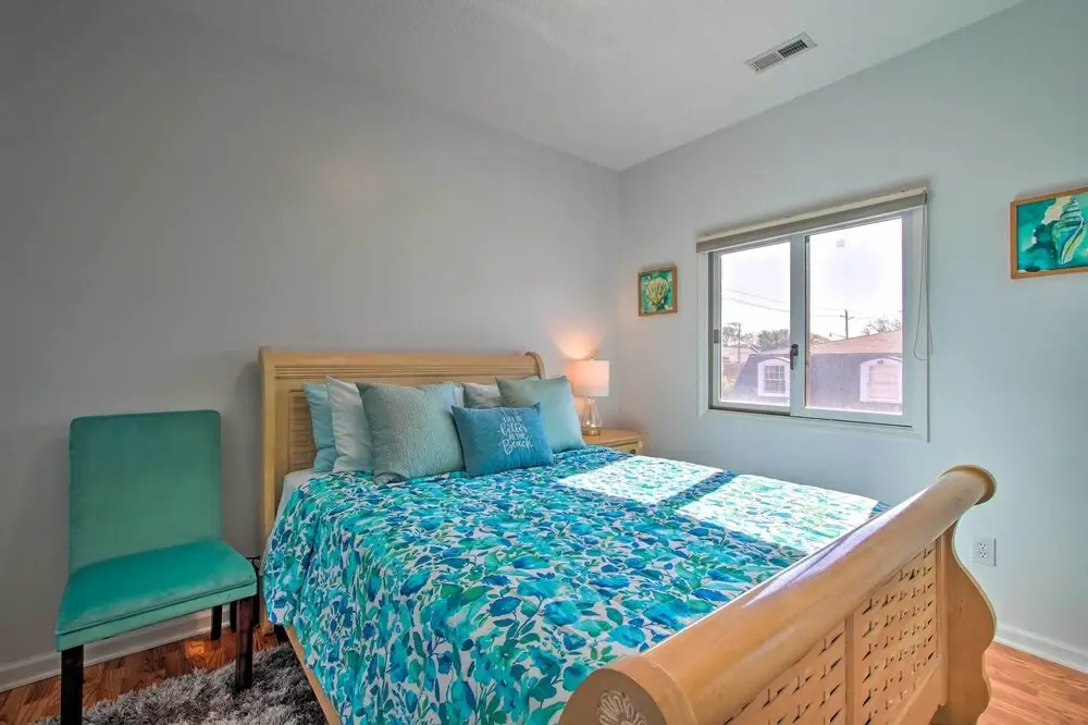 1/2 Mi to Riverwalk! Historic Dtwn Southport Condo