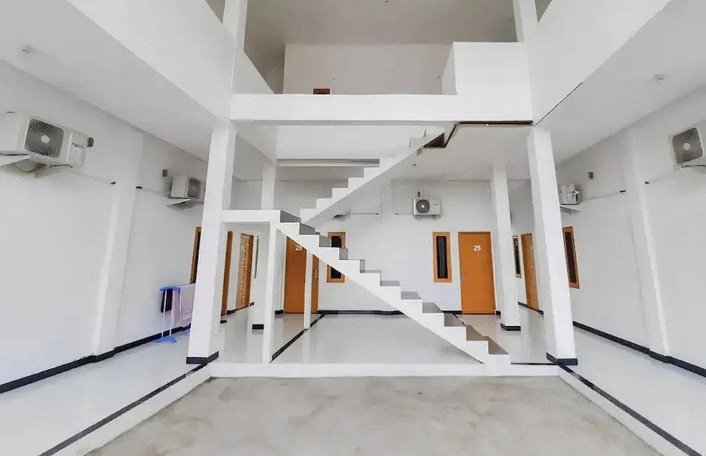 OYO 93306 Homestay Permana Supadio Airport