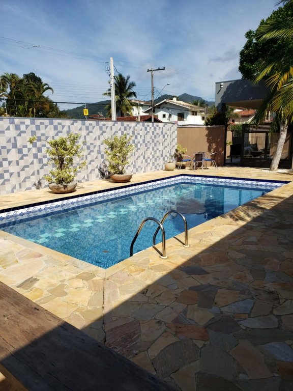 Suítes Verano Ubatuba - Bairro Itaguá - com piscina