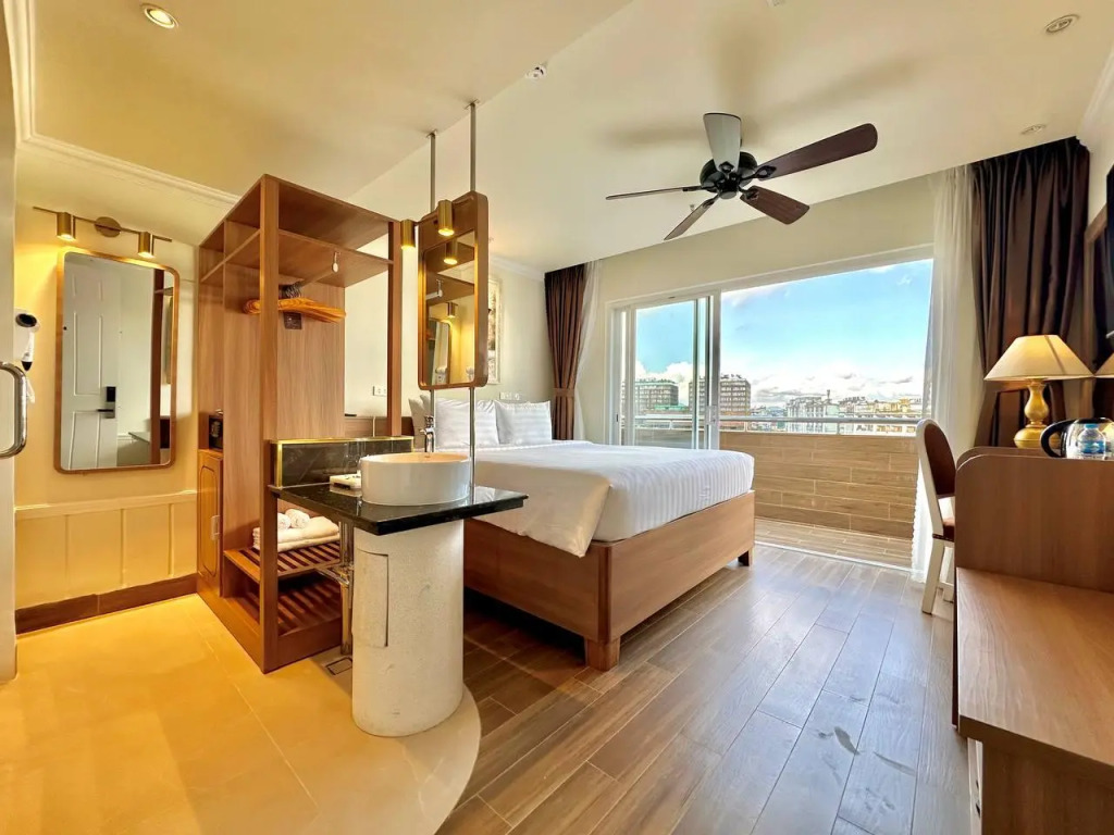 Tulip Hotel 2