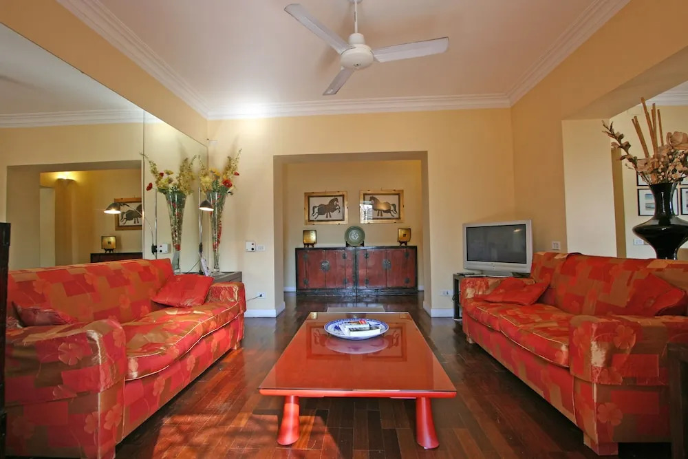 Travel & Stay - Coronari
