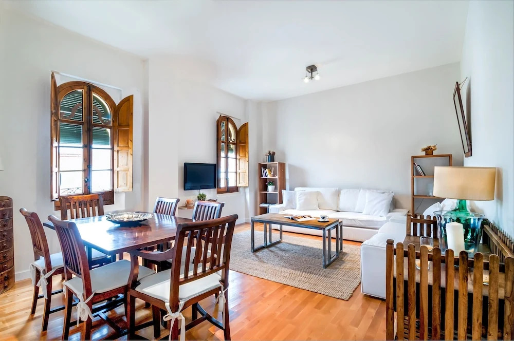 Cozy & Bright 2 Bd Apartment, Plaza de la Maestranza