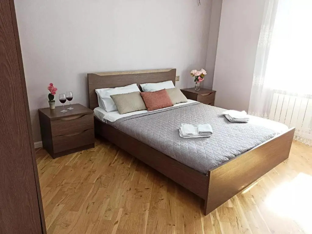 3 комнатная VIP квартира возле метро