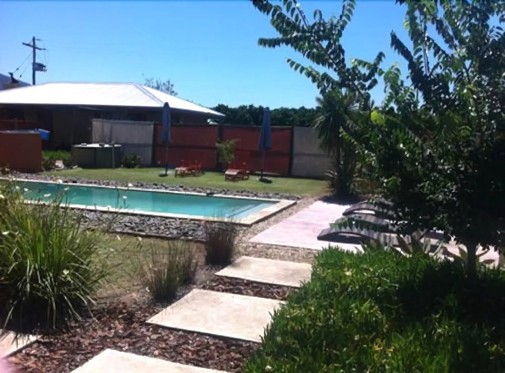 Lemon 3 Lodge Guesthouse
