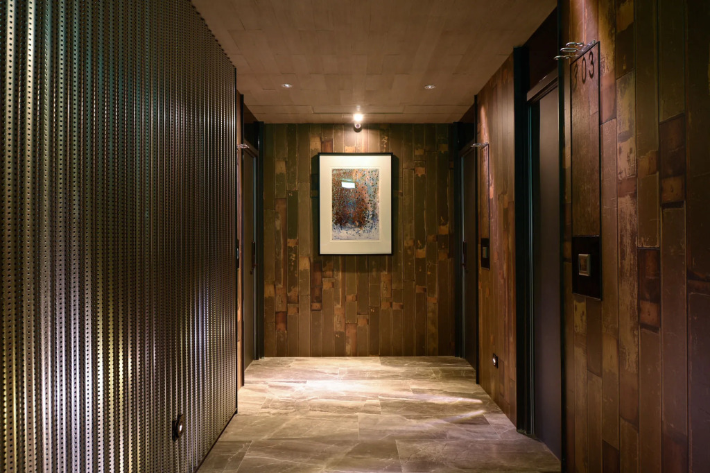 3 Door Hotel