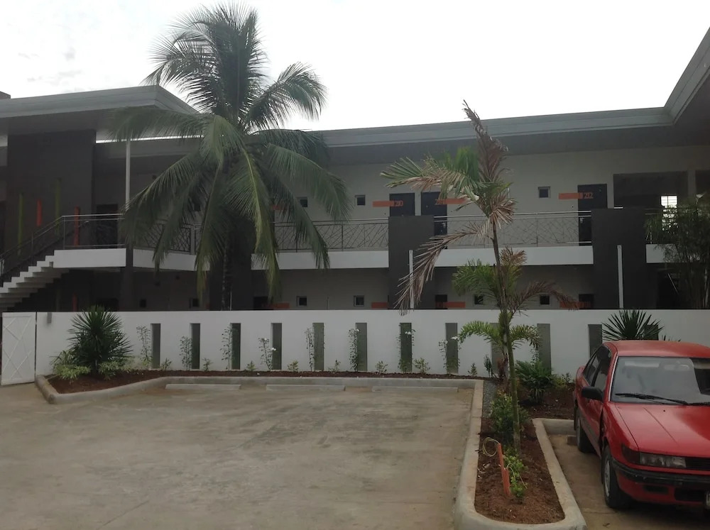 Yhotel