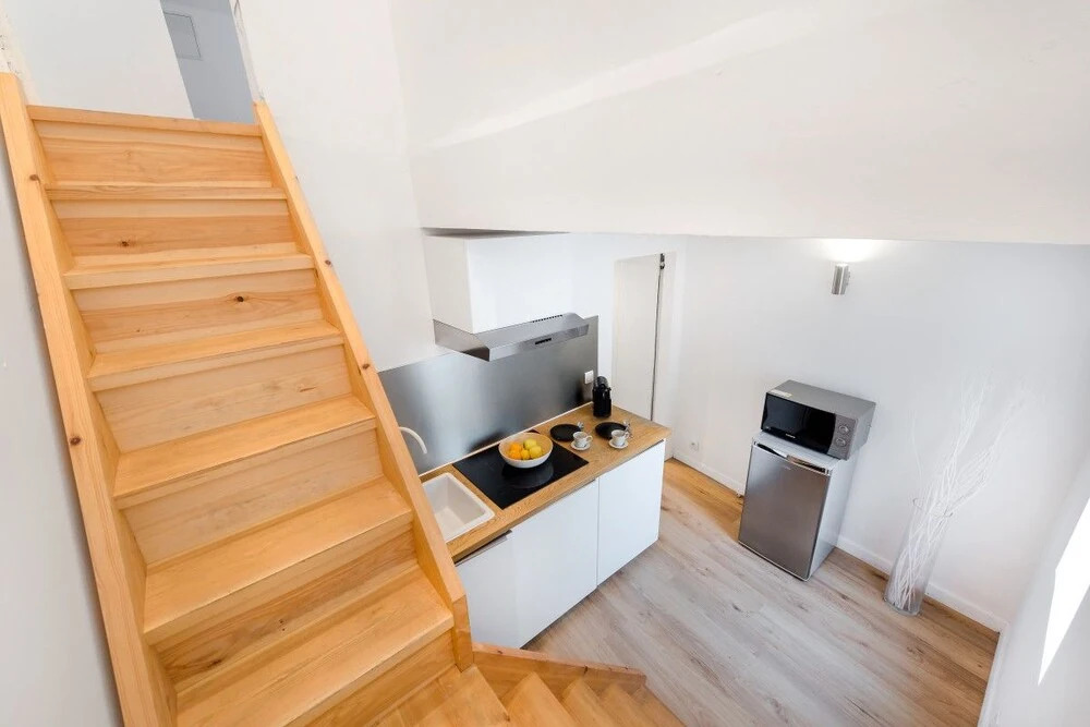 Cosy Duplex Overlooking the "rue de la Loge"!