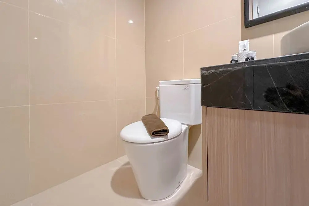 Stunning And Simply 2Br At Grand Sungkono Lagoon Apartment