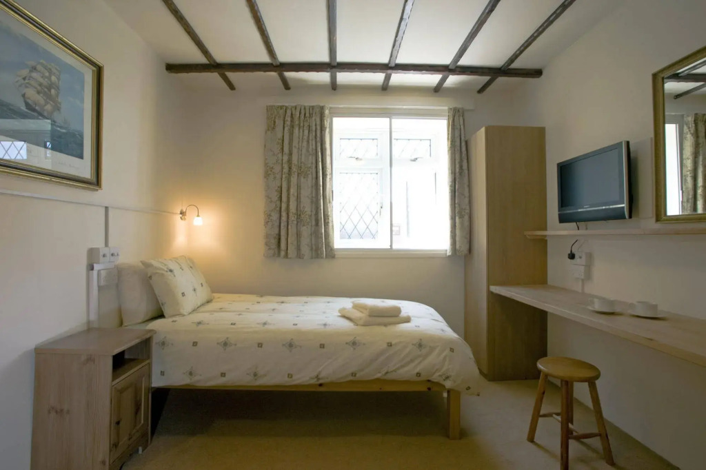 Oakwood Bed and Breakfast Heathrow