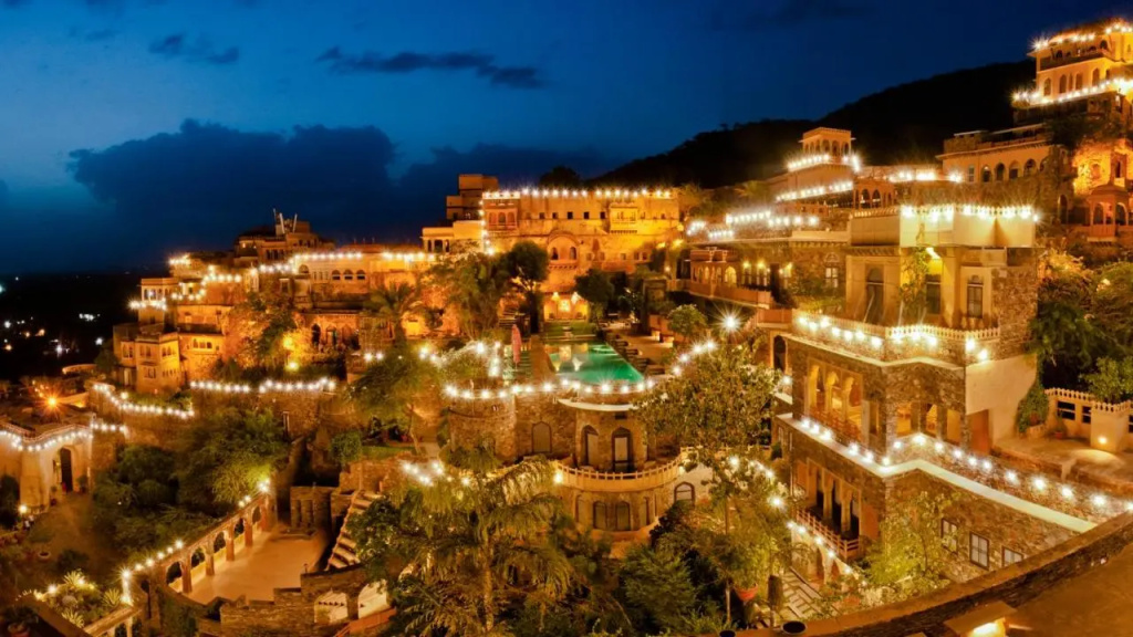 Neemrana Fort-Palace
