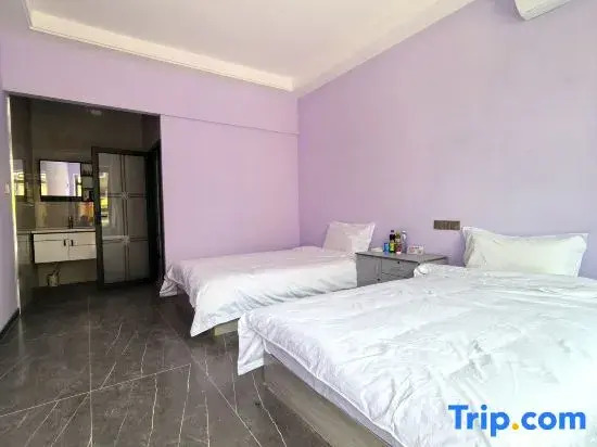 Heqian Yuexia Homestay (Ili River Valley Scenic Area)
