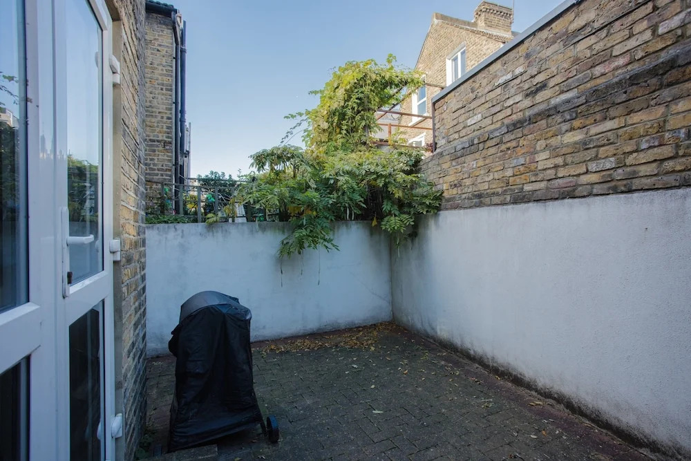 Spacious 4 Bedroom House in South Lambeth