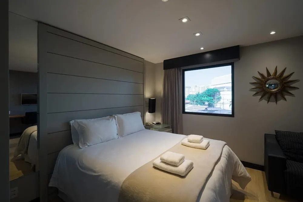 BO217 Flat na Av.Ibirapuera em local fantástico!