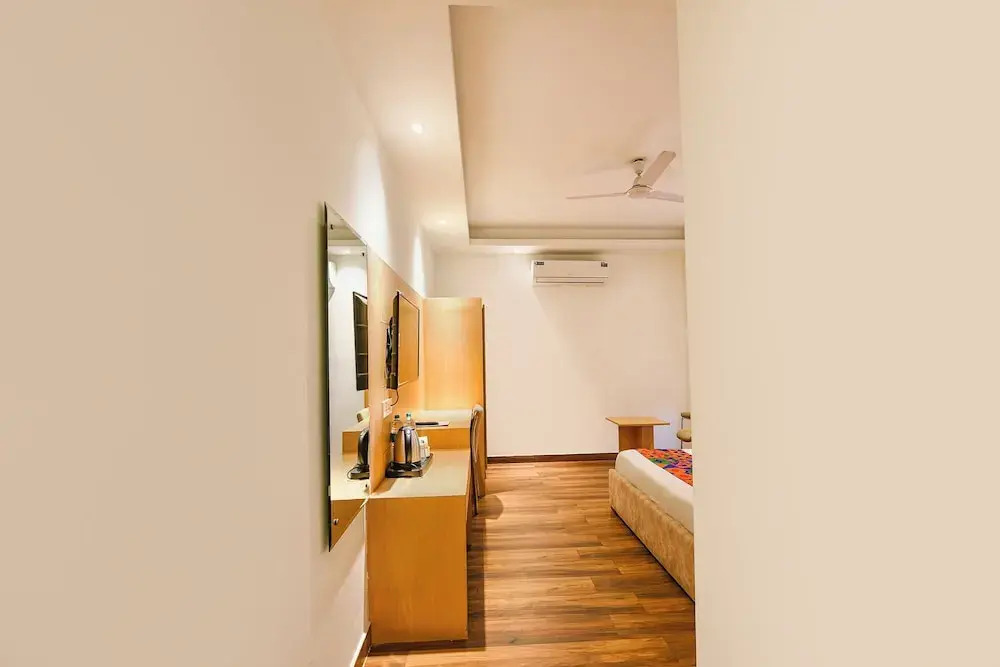 FabHotel The Prime Land - Huda City Centre Metro