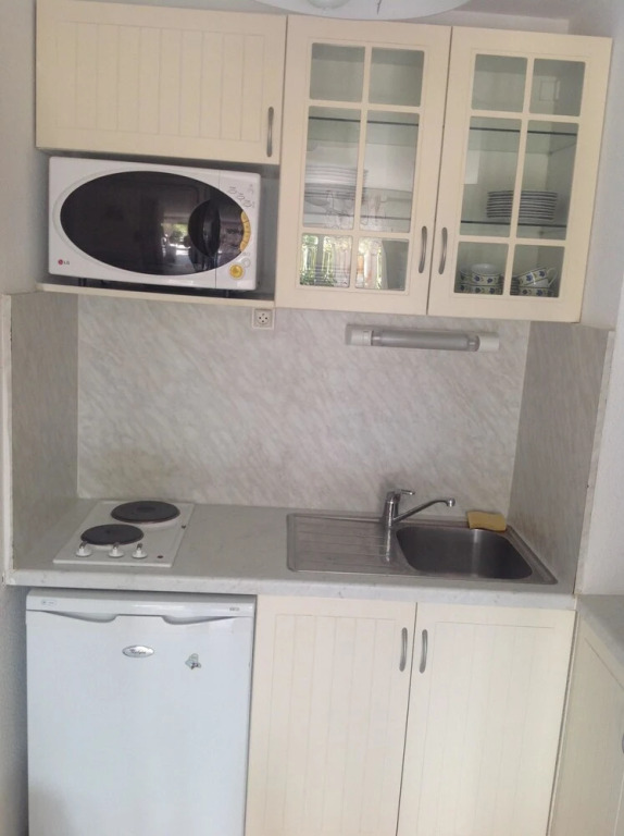 Apartment With one Bedroom in Le Lavandou, With Pool Access and Enclos