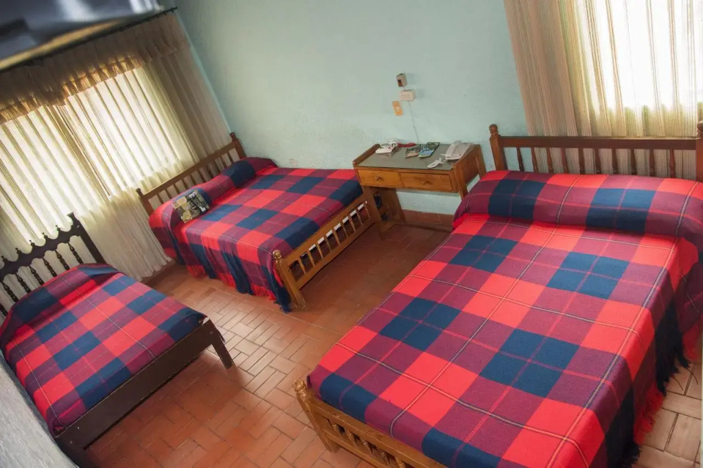 Hotel Abril