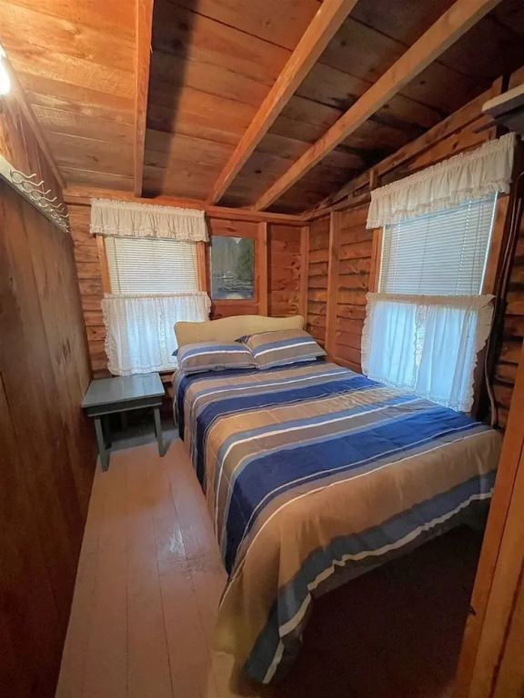 Swallow - Limit 4 2 Bedroom Cottage by RedAwning