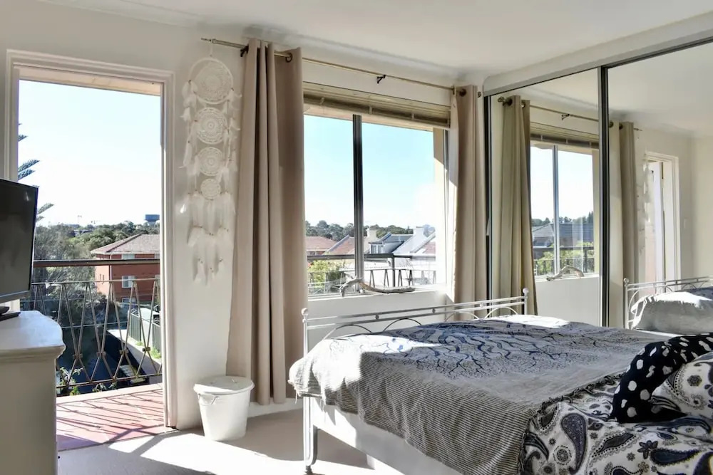 BRIGHT and airy TOP FLOOR apartment with FAB views