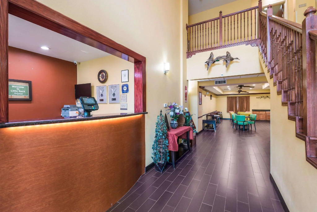 Econo Lodge Inn & Suites Little Rock SW