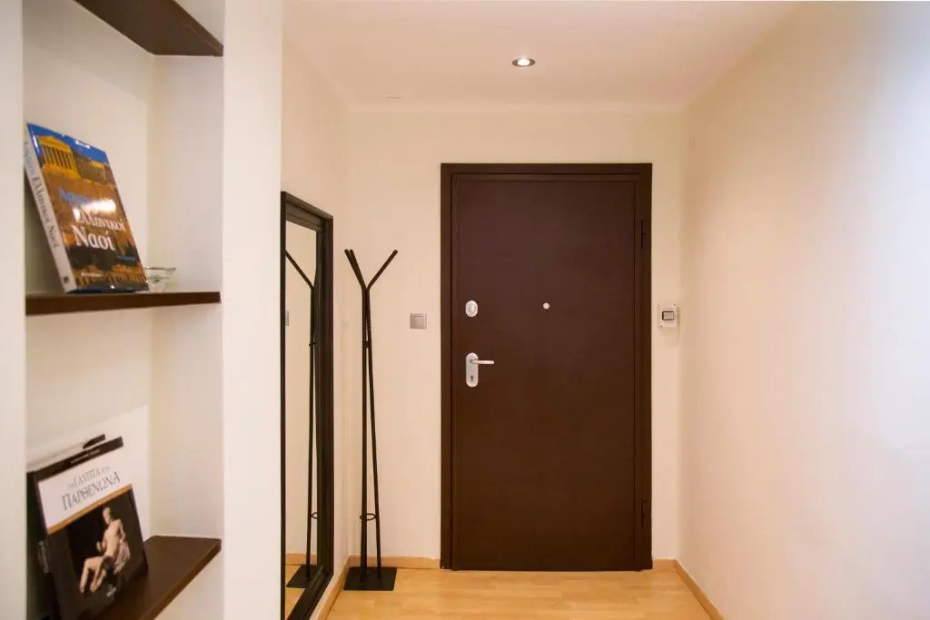 Athens Best location, 6 Ermou street, Syntagma square