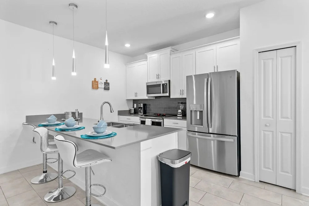 Spacious 5BR Home With Pool Near Top Attractions