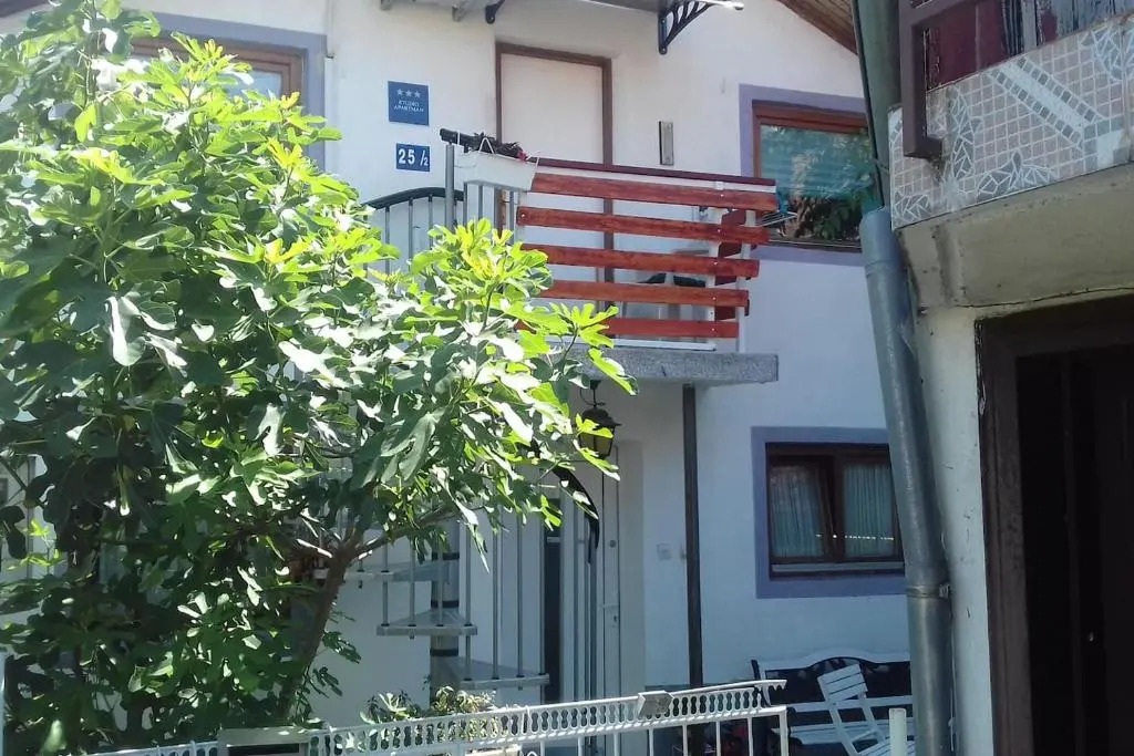 APARTMENT " Studio Green "