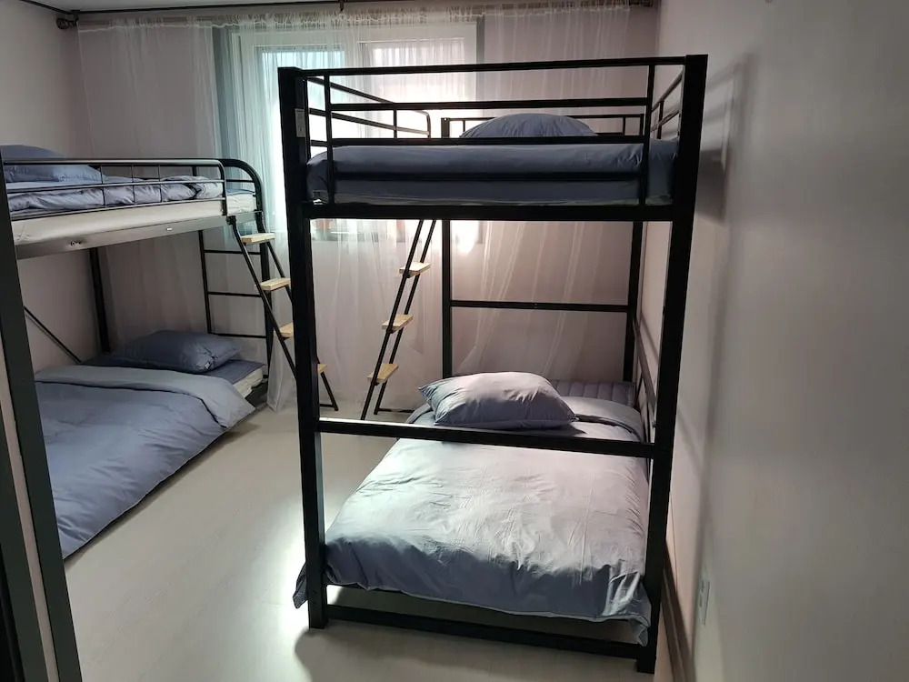 We Home Guesthouse - Hostel