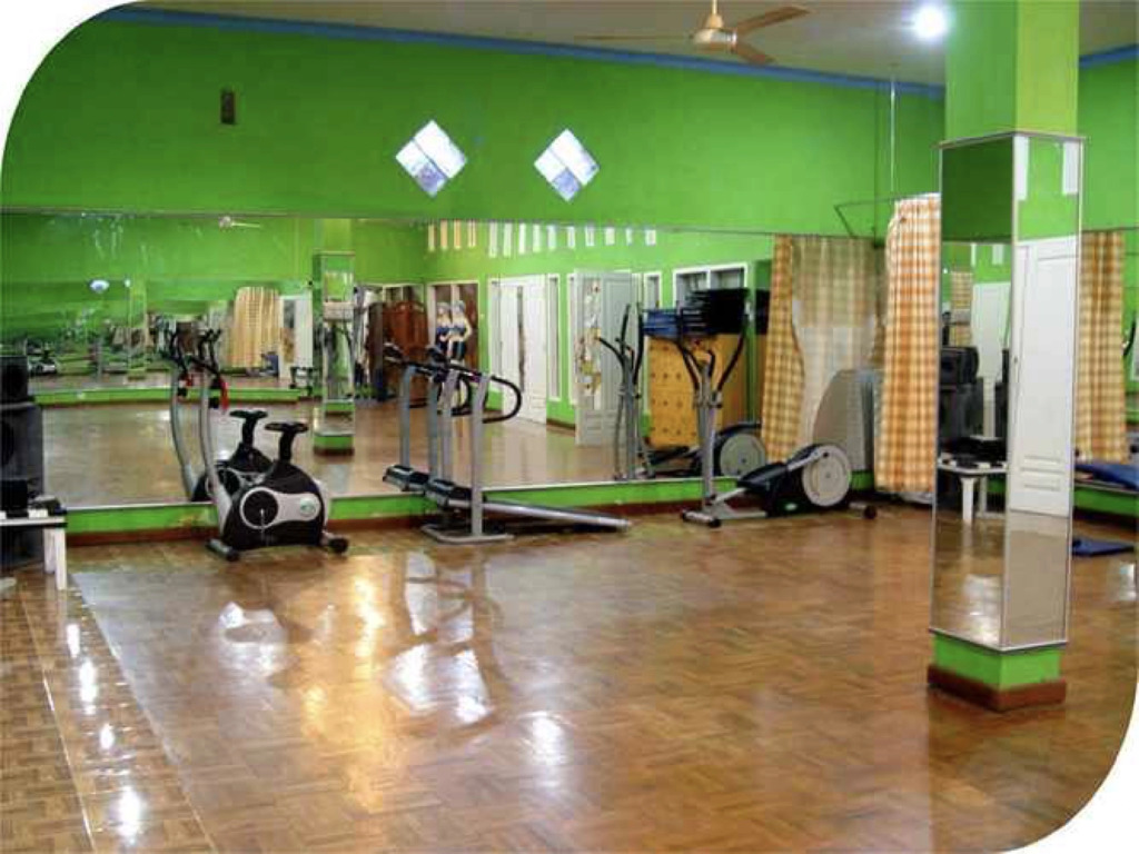RedDoorz Syariah At Santana Stasiun Kepanjen