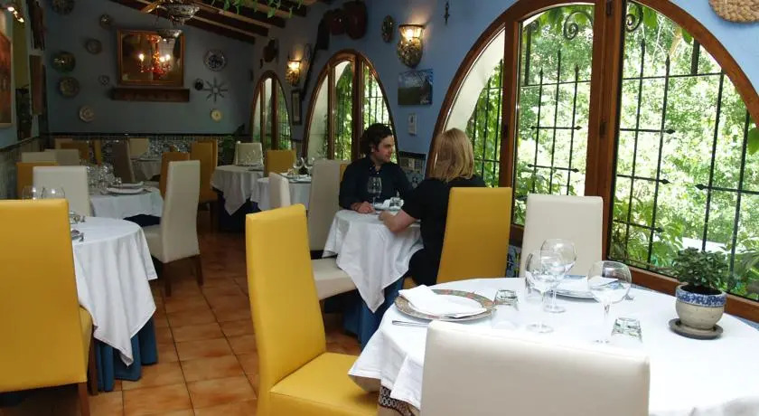 Hotel Rural Albamanjon