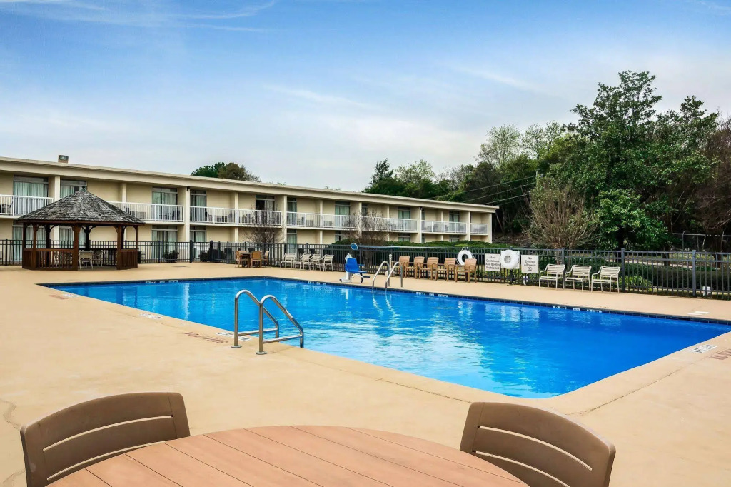 Clarion Inn