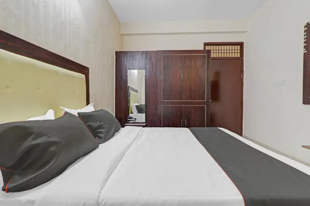 Collection O 87450 Hotel Olivia In
