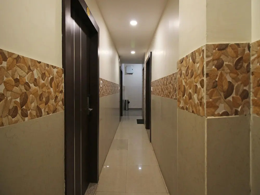 OYO 7843 Hotel Comfort Inn