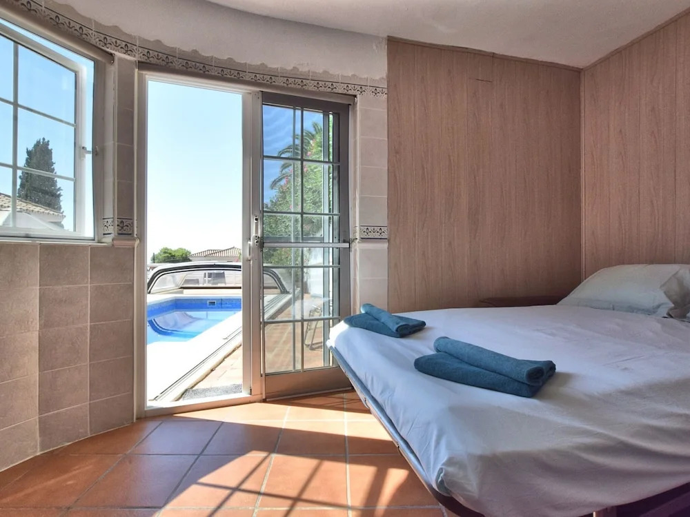 Homely holiday home in Benalmádena with private swimming pool