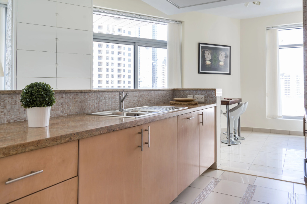 Perfect location! 1BR with best views to Marina