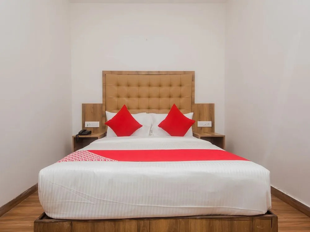 Отель Pearl BKC Inn